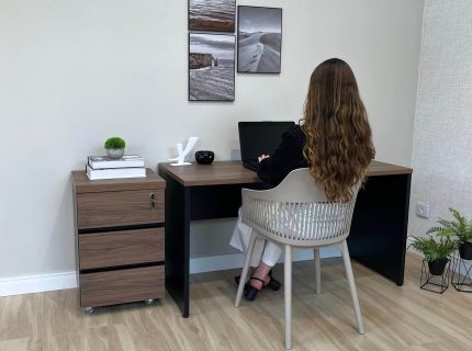 Mesa Lineare + Gaveteiro Y37 Foto Real (2)